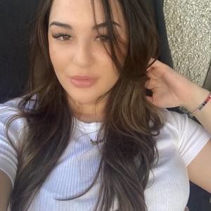 Meet your Posher, Emina